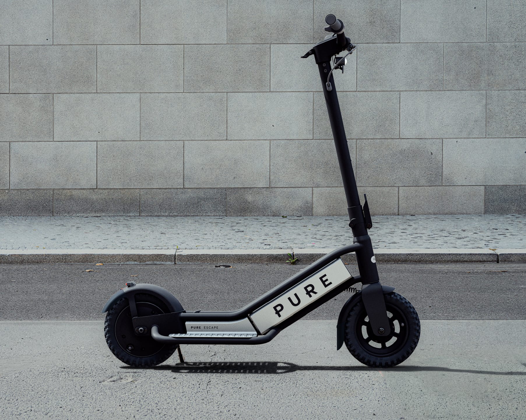 Pure Scooter Black & Gunmetal Escape