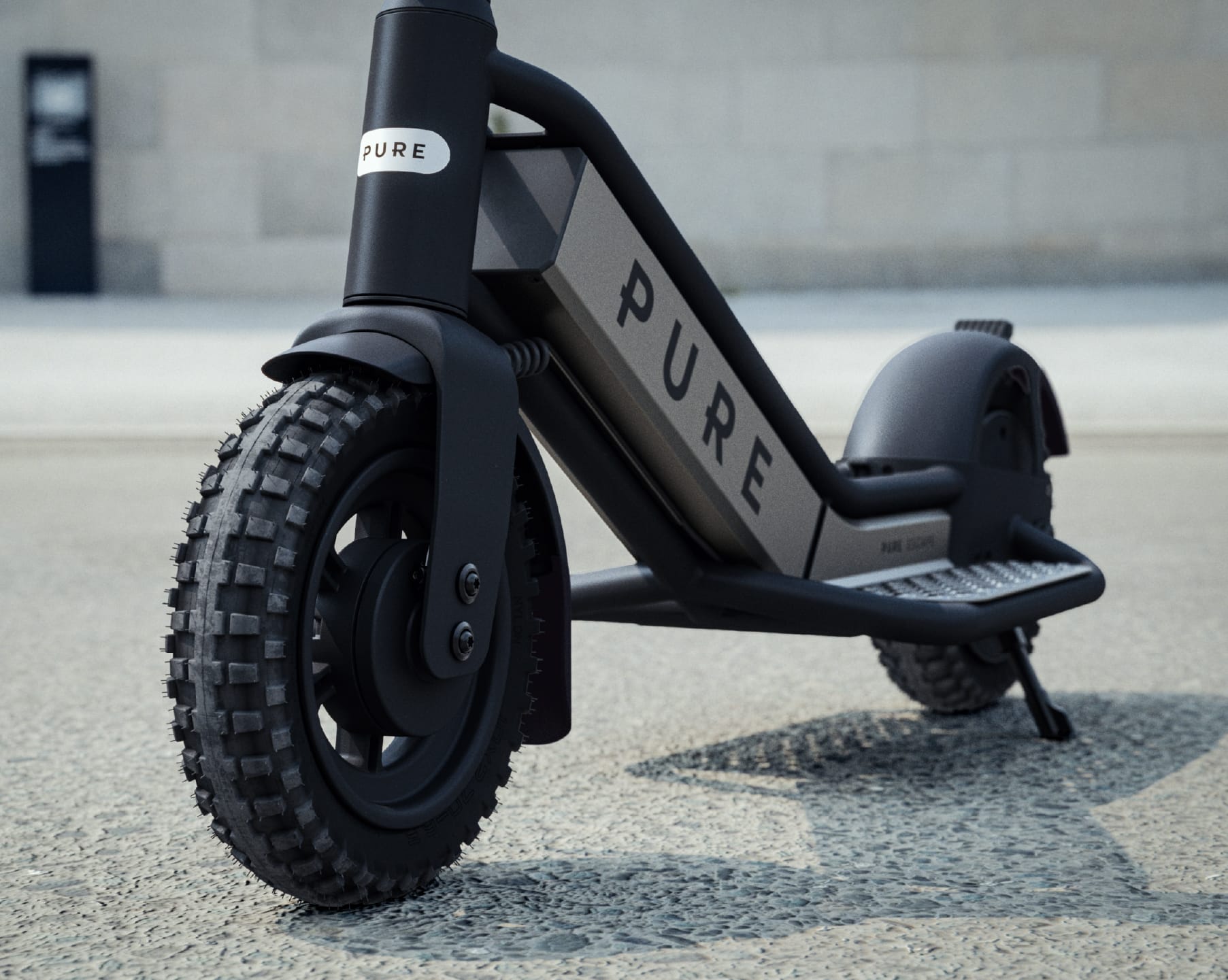 Pure Scooter Black & Gunmetal Escape